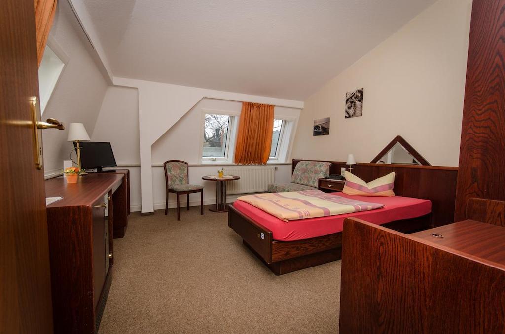 Hotel Siegmar Im Geschaftshaus Chemnitz Ruang foto